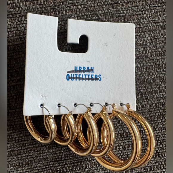 New Urban Outfitters Gold Hoop Earrings 3 Pair Diff Sizes Sm Med Large Chunky - Picture 1 of 5